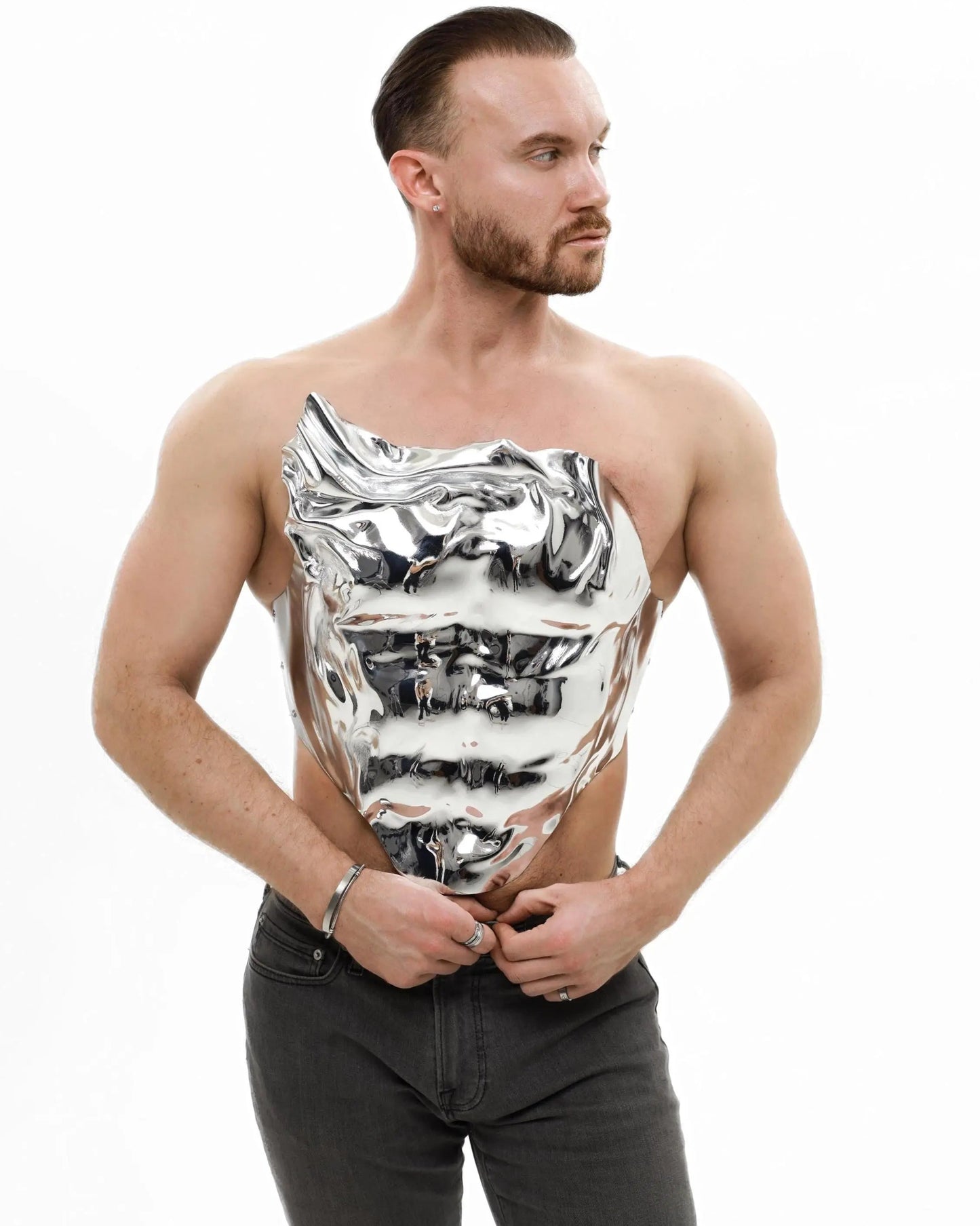 Gold minimalist breastplate Micele