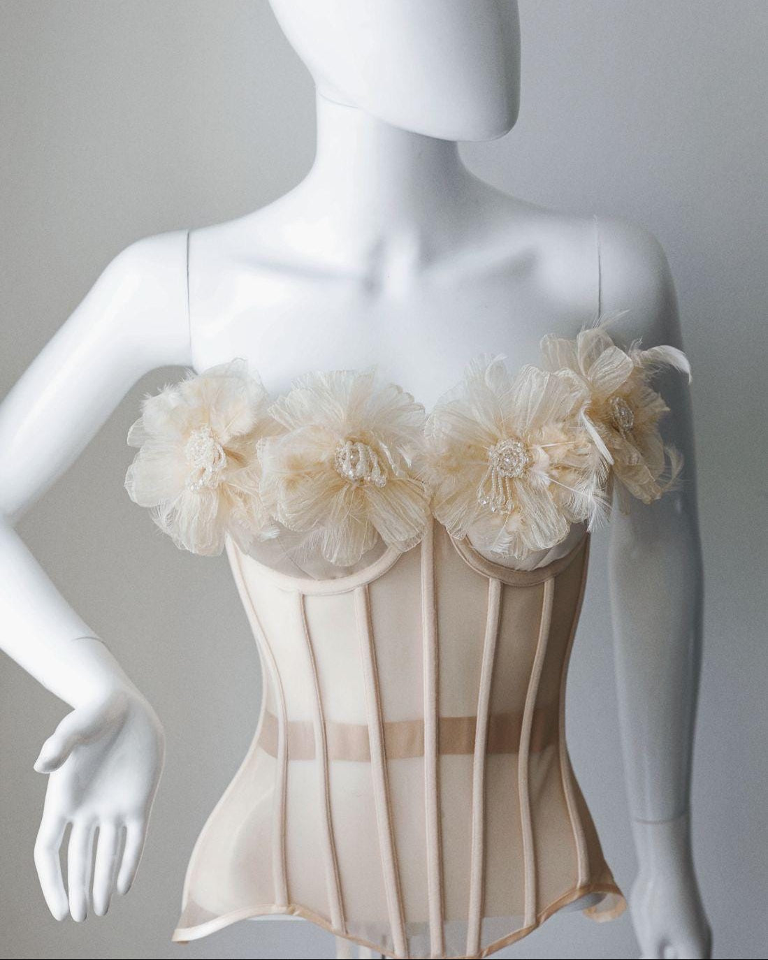 Beige corset Peony